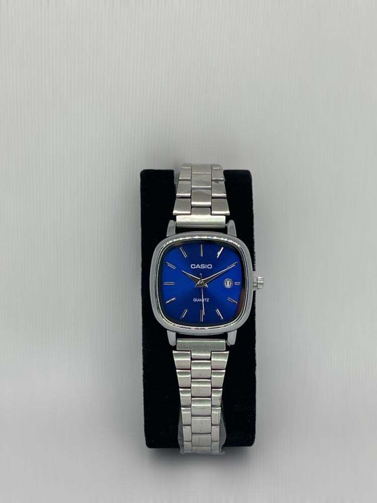 ساعة كاسيو نسائي رصاصي كامل ميناء أزرق