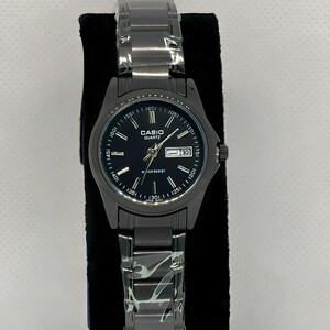 ساعة كاسيو نسائي اطار فضي مخطط ذهبي ميناء أسود