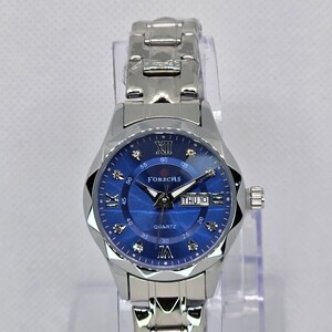 ساعة نسائية كوارتز اطار رمادي و ميناء أزرق