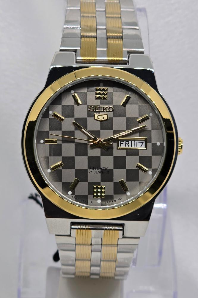 ساعة SEIKO - ميناء أسود - سوار ذهبي